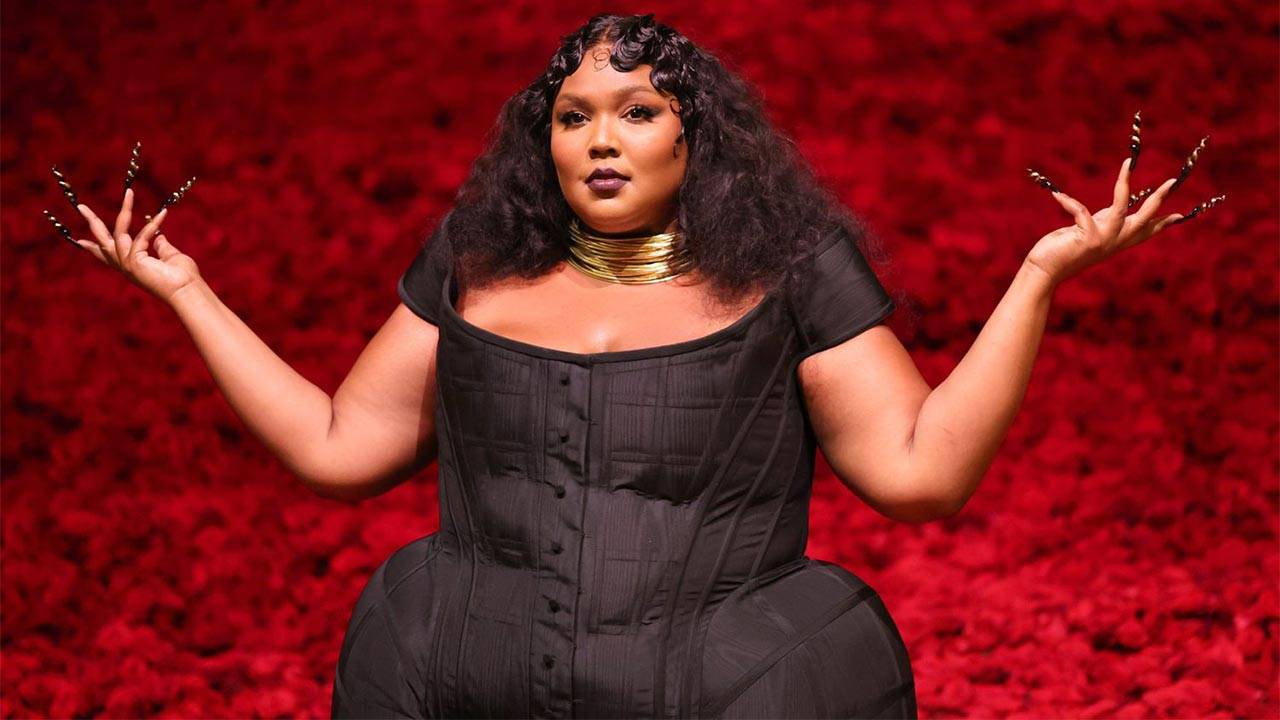 Does Lizzo Have A Sister