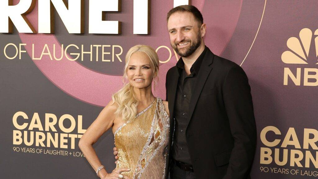 Kristin Chenoweth And Josh Bryant Age