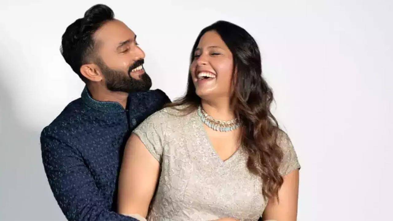 Dinesh Karthik Wife Name