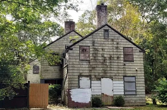 Emily Gladstein House And Residence