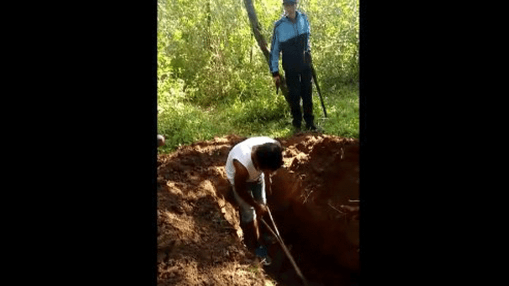 Maloqueiro Cavando Cova Portal Zacarias Original Video, Portal Zacarias