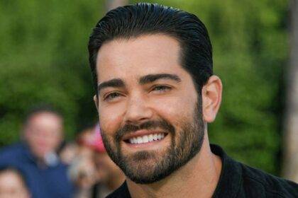 Actor Jesse Metcalfes Net Worth