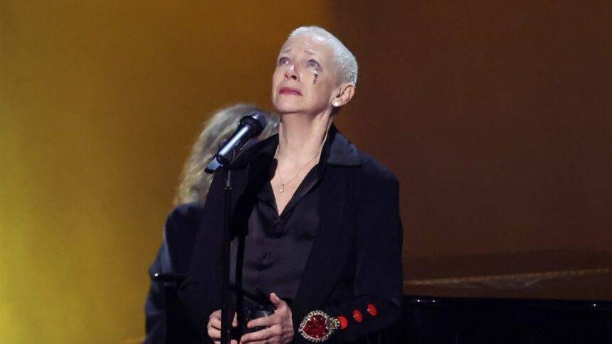 Annie Lennox Grammys: Annie Lennox Honors At Grammy 2024 And Calls For ...