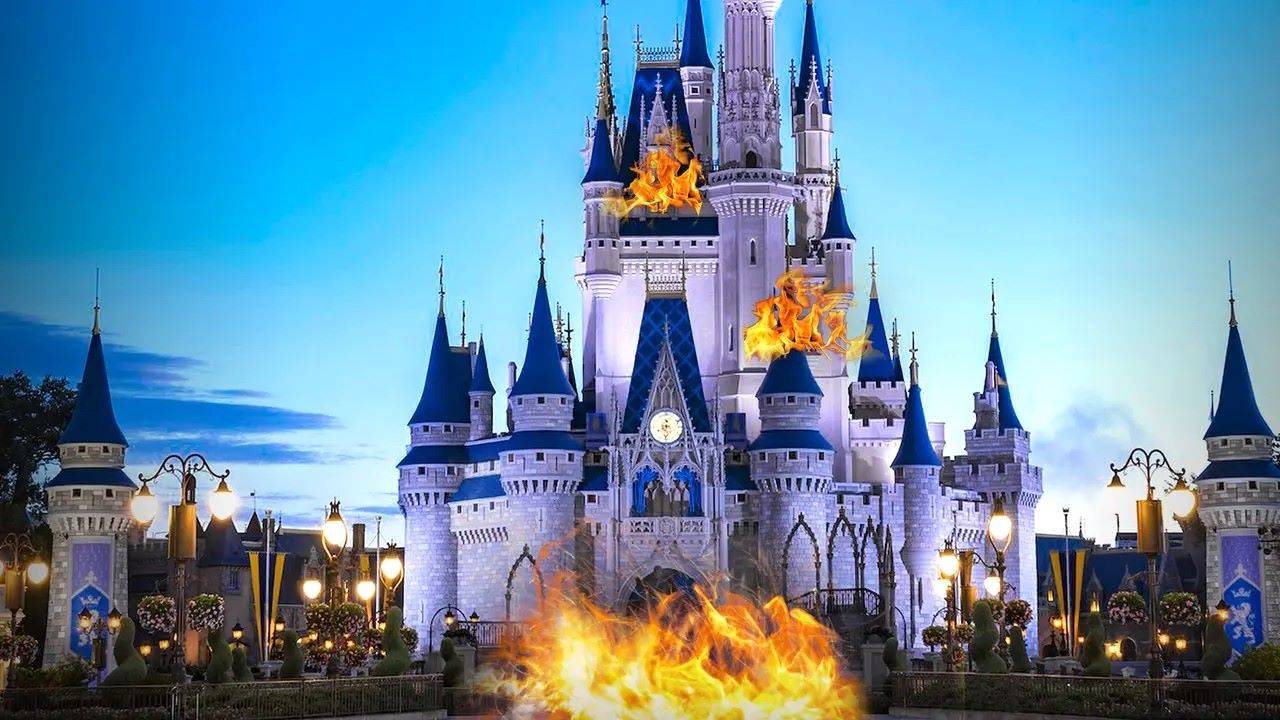 Cinderella Castle Fire Disney World Did Cinderella Castle Burn Down