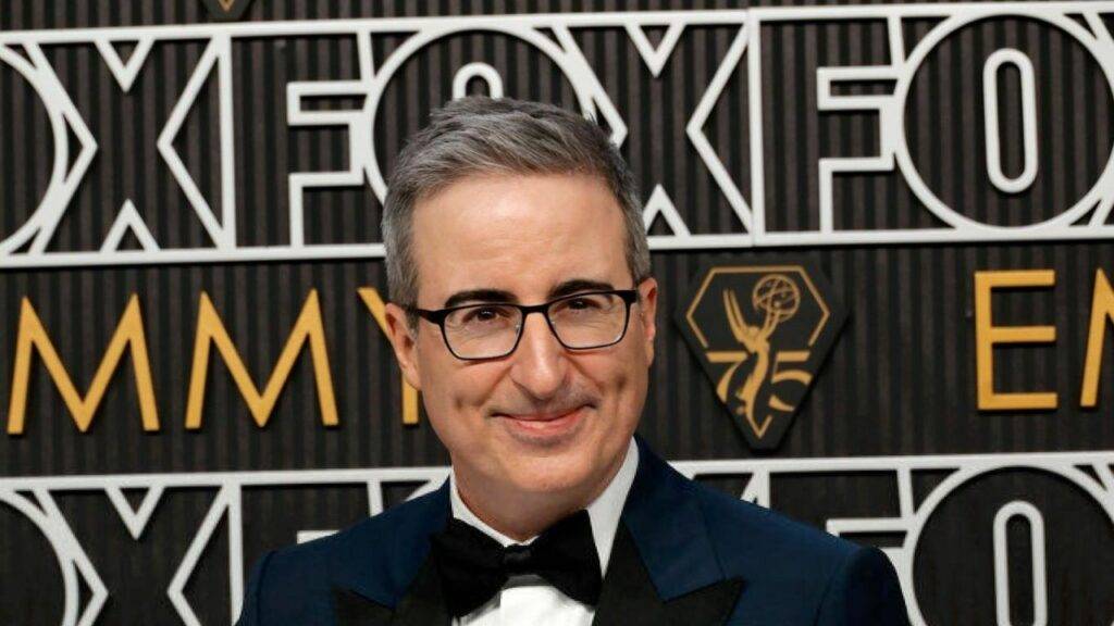  British comedian John Oliver 75th Primetime Emmy Awards photo, Net Worth