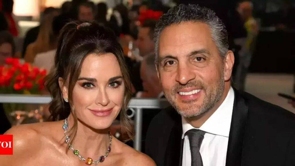 Who Is Mauricio Umansky Dating Now? Know About His Girlfriend NAYAG Today