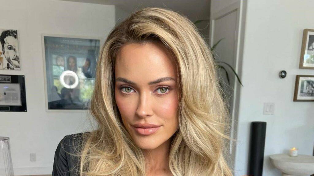 Peta Murgatroyd, soft photo