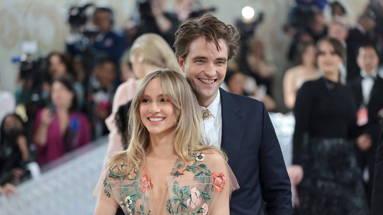 Suki Waterhouse And Robert Pattinsons Relationship