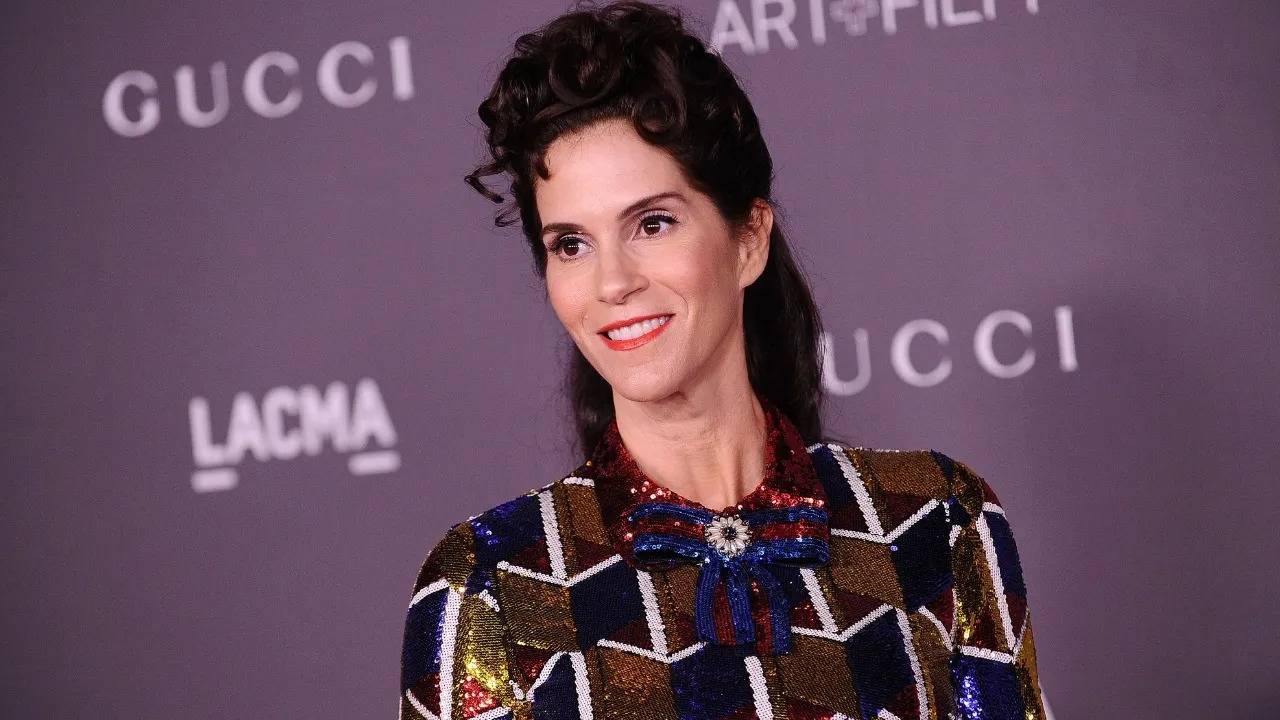 Jami Gertz 1