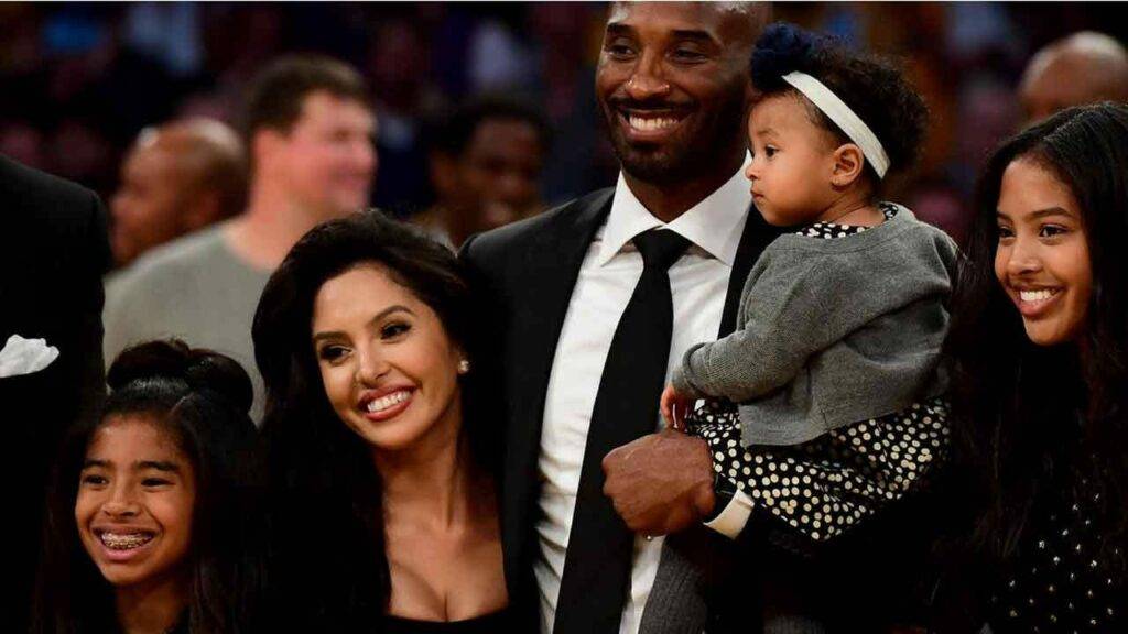 Vanessa Bryant Photo With Daughters At Mural Honoring Kobe And Gianna